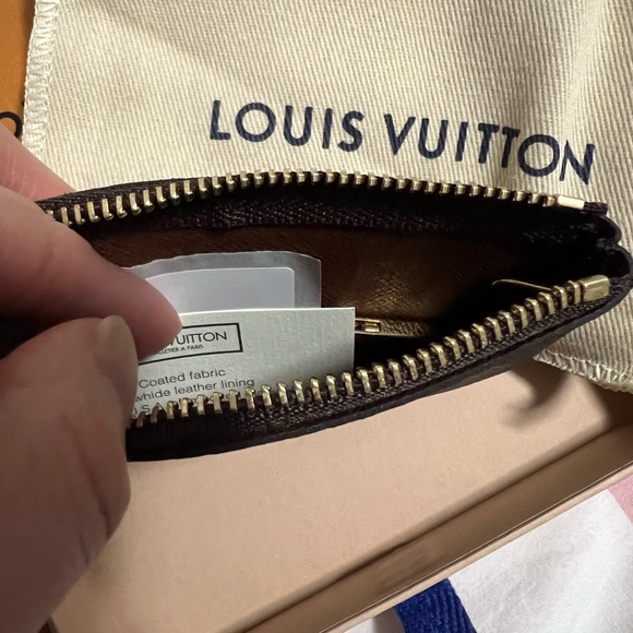 NEW Louis Vuitton Key Pouch - Picture 2 of 3